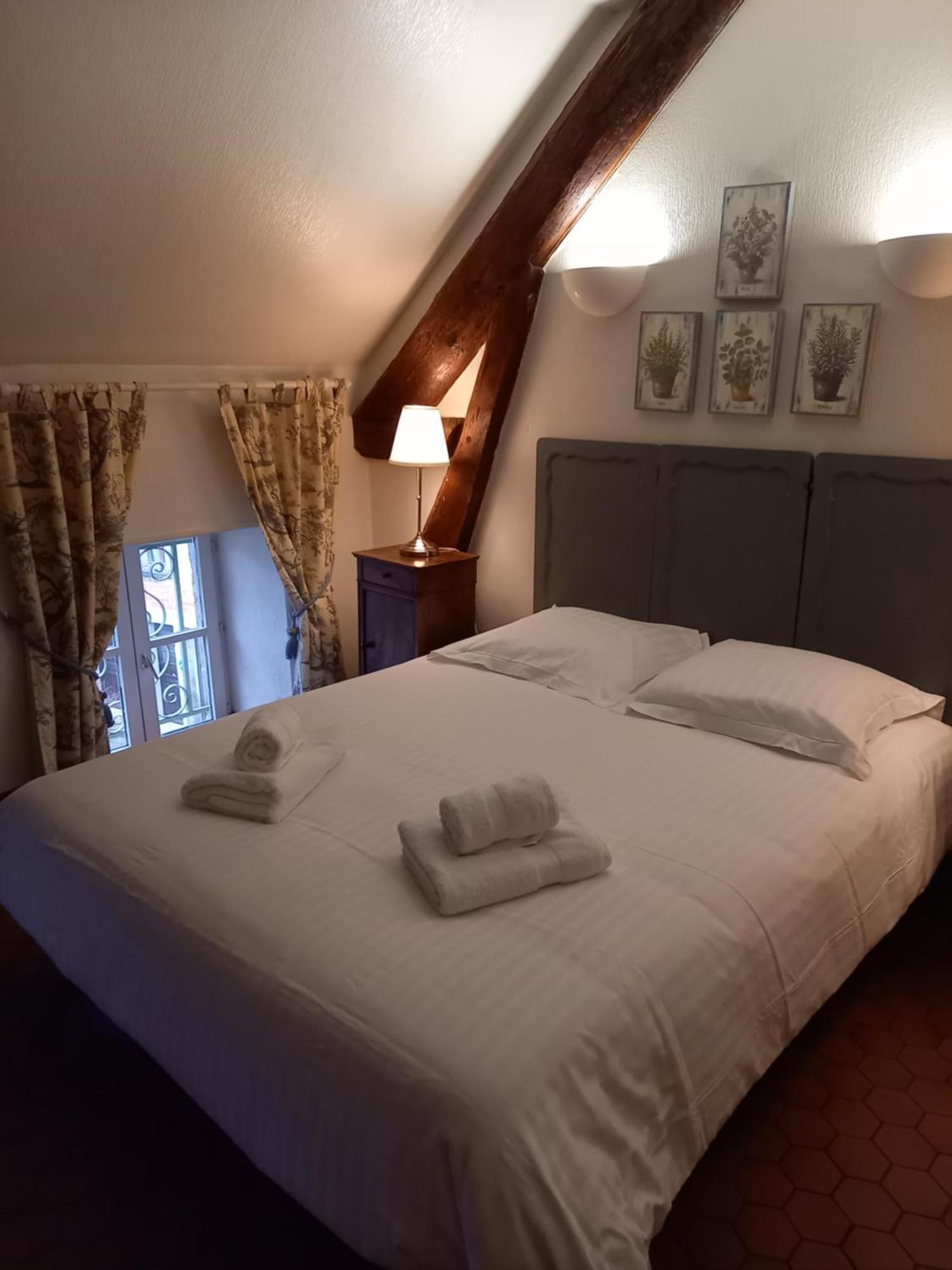 Hotel De La Halle Nolay  Εξωτερικό φωτογραφία
