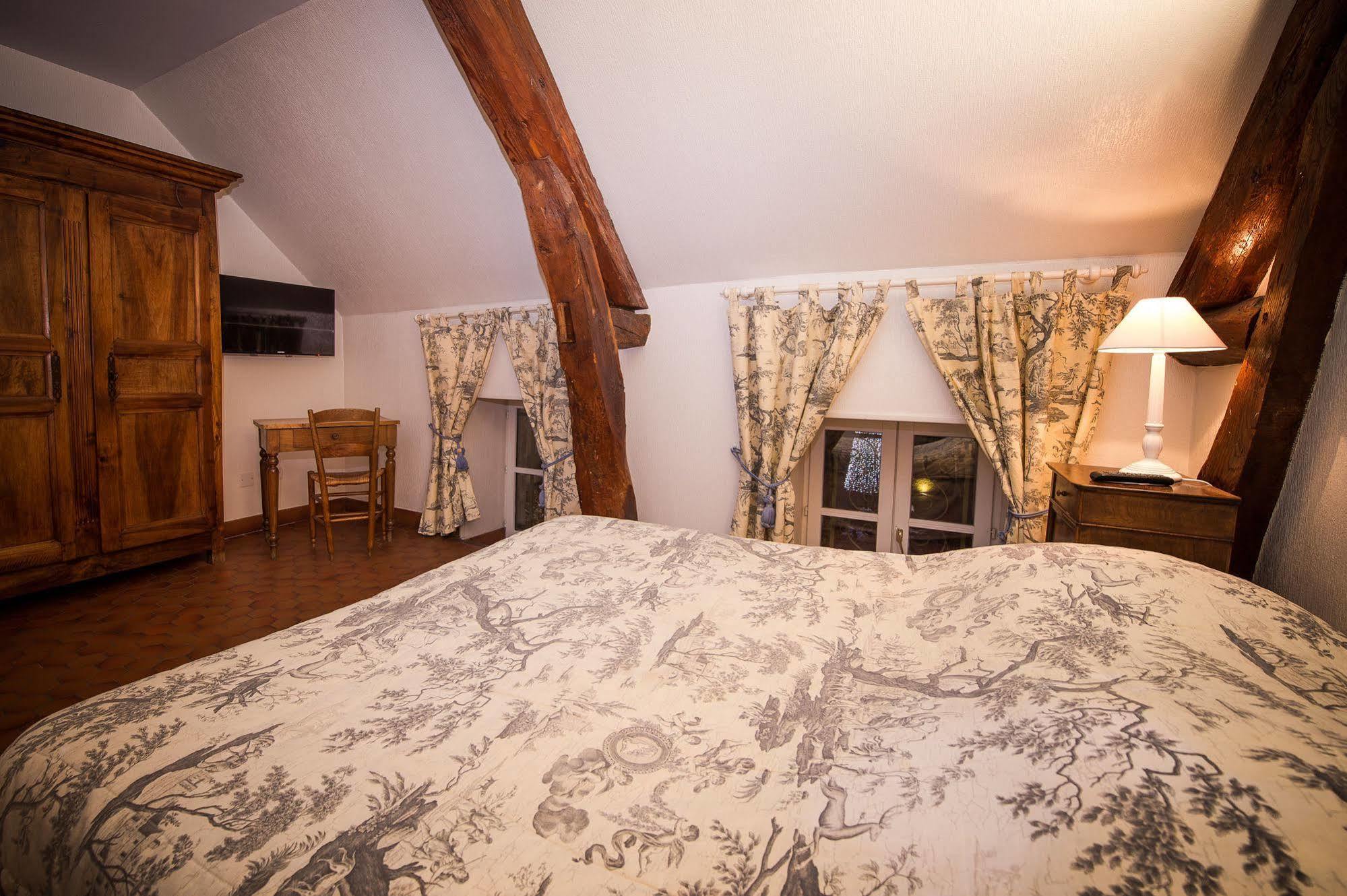 Hotel De La Halle Nolay  Εξωτερικό φωτογραφία