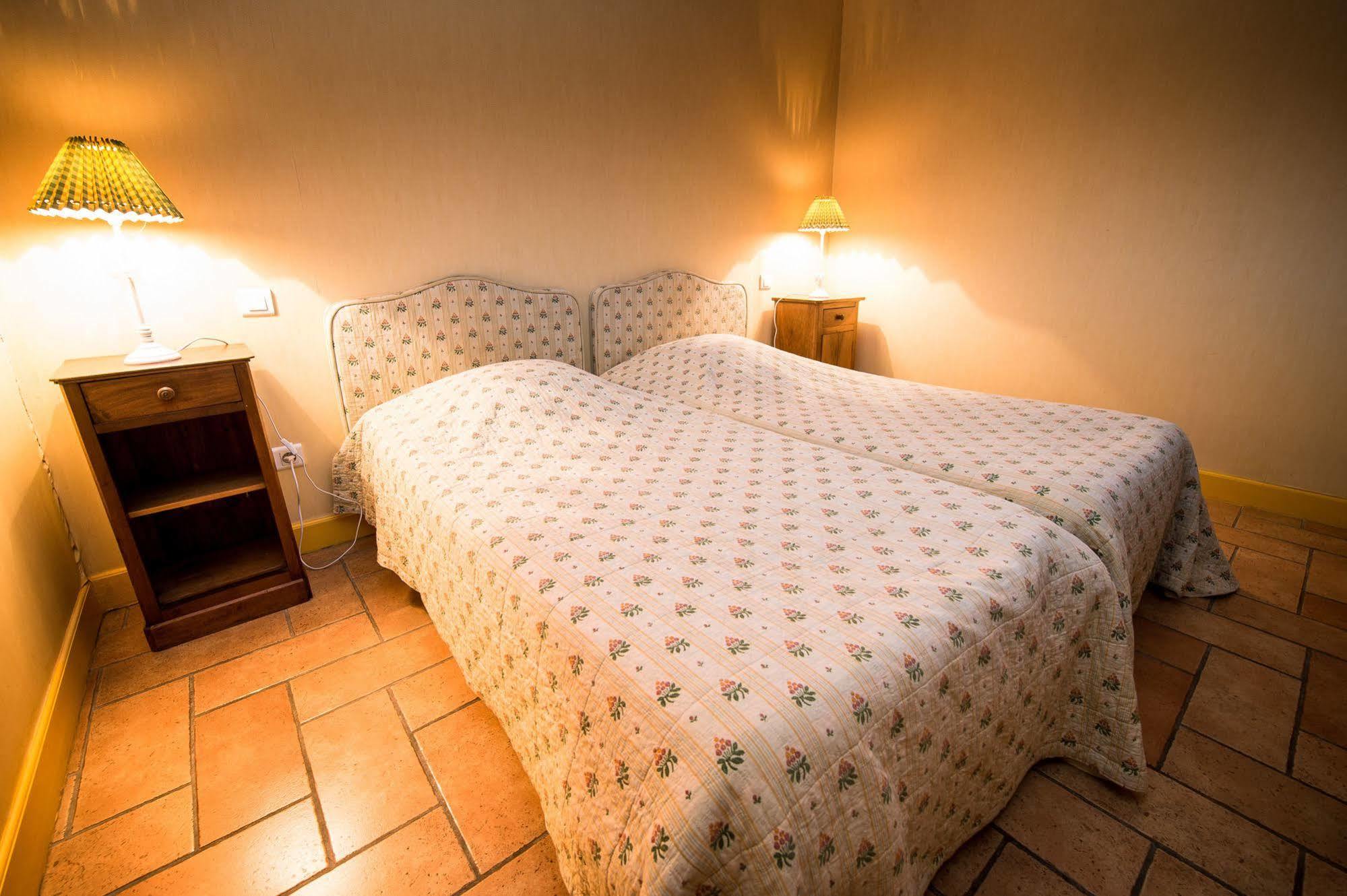 Hotel De La Halle Nolay  Εξωτερικό φωτογραφία